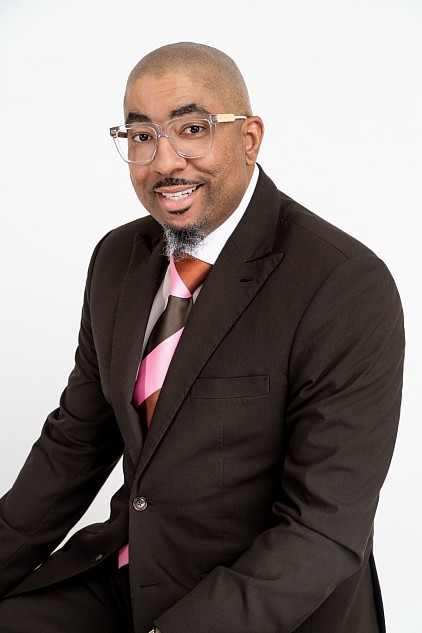Elder James “J.R.” Edwards Author • Musician • Speaker • Ministry Leader • Entrepreneur