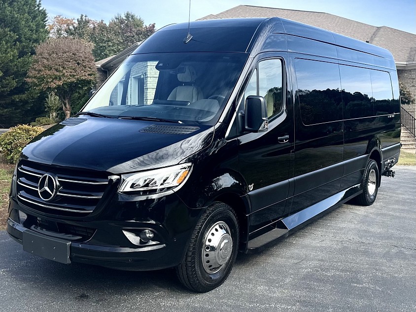 Mercedes 10 Passenger Executive Sprinter